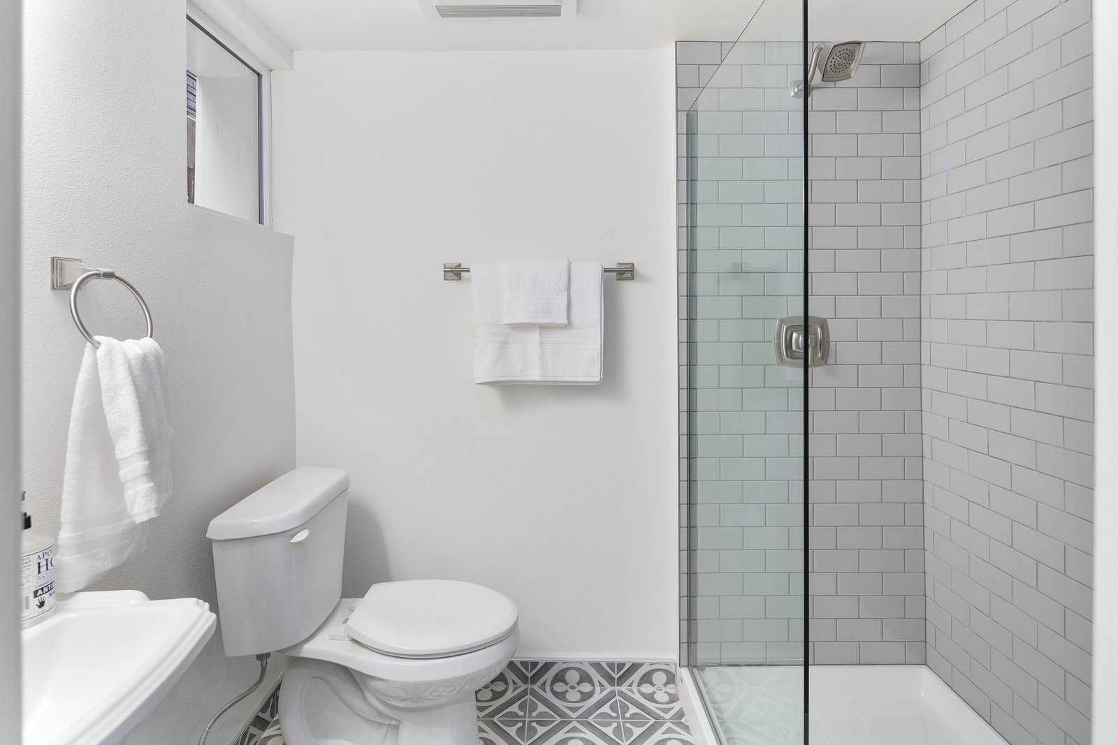 Modern Bathroom 1 scaled